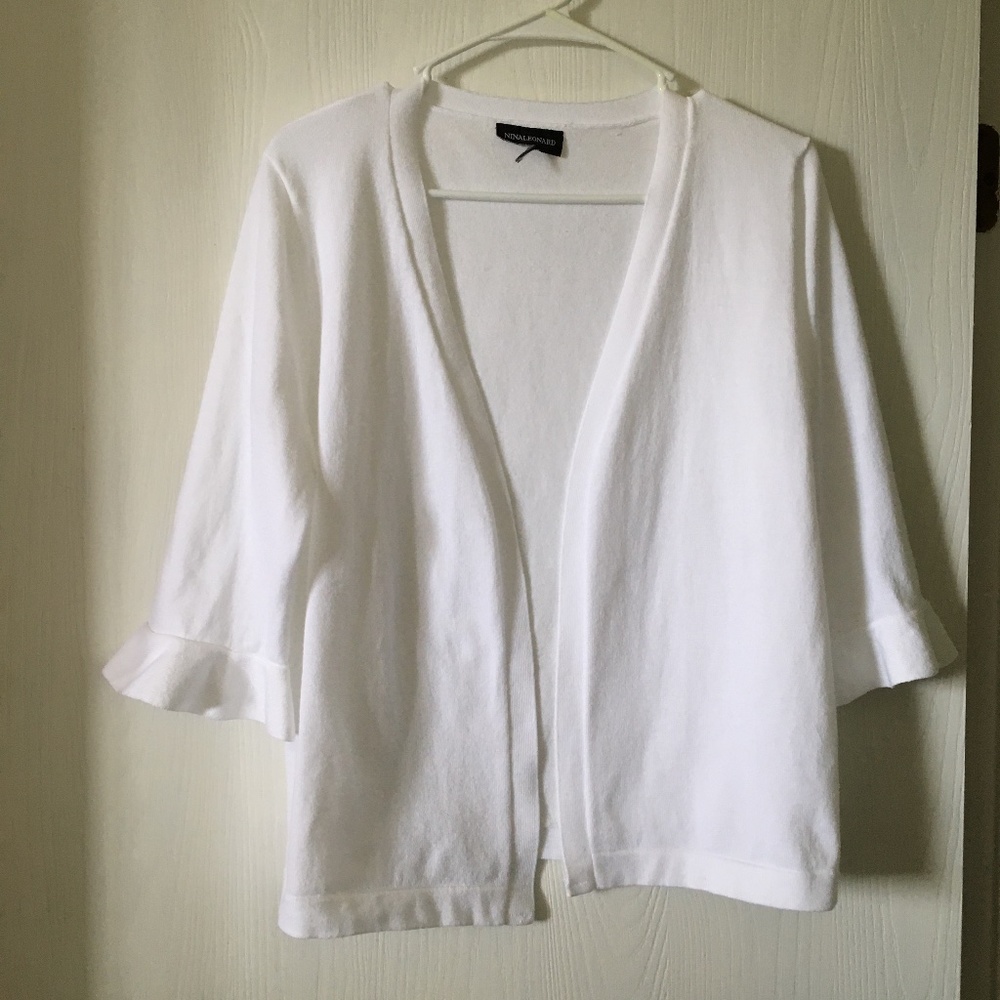 Nina Leonard white cardigan 3/4 sleeve sweater. Size M/L
